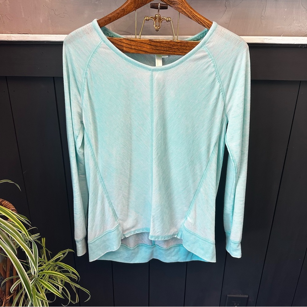 Green Tea Burnout Yoga Long Sleeve Light Blue White Shirt Size Medium